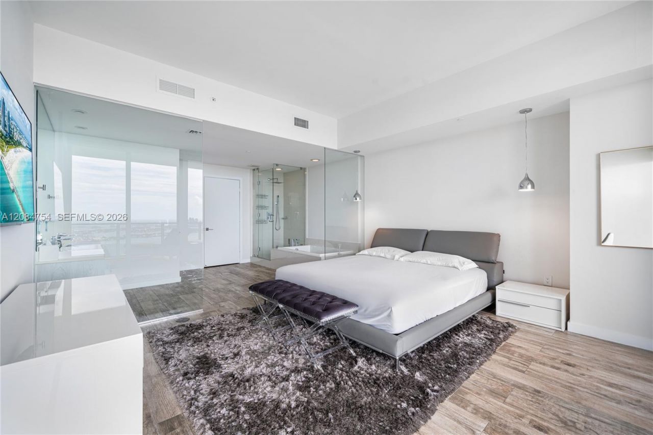 650 NE 32nd St , Unit PH5003, Miami, FL 33137 Photo