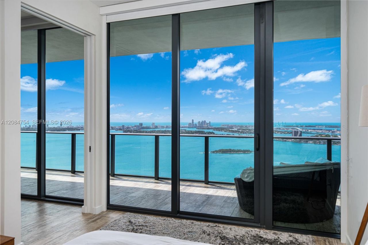 650 NE 32nd St , Unit PH5003, Miami, FL 33137 Photo