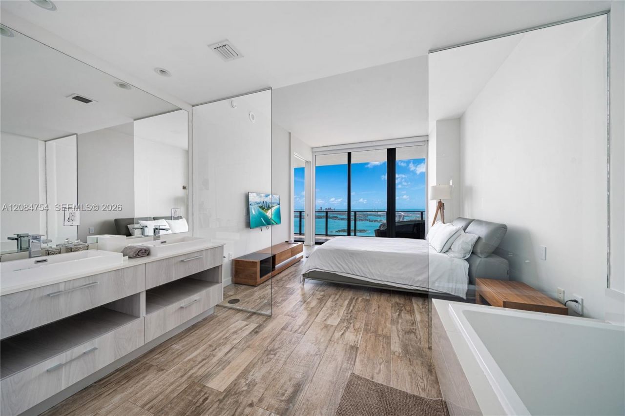 650 NE 32nd St , Unit PH5003, Miami, FL 33137 Photo