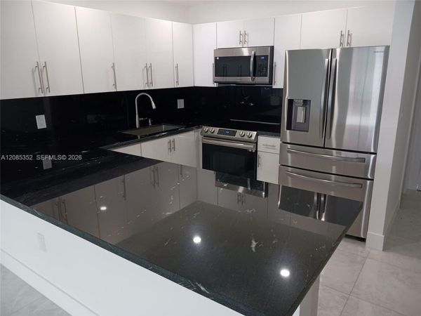 6070 W 19th Ave , Unit 316, Hialeah, FL 33012