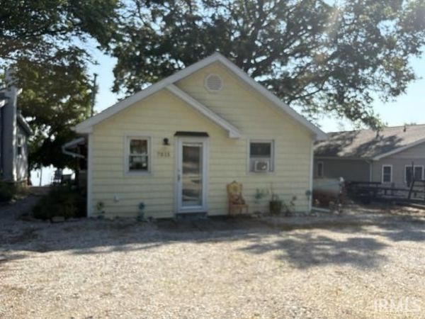 7315 S 020  E Street, Wolcottville, IN 46795
