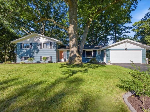 27 Kimberly Road , Pittsford, NY 14534