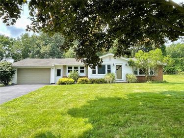 10 Pine Hill Drive , Pittsford, NY 14534