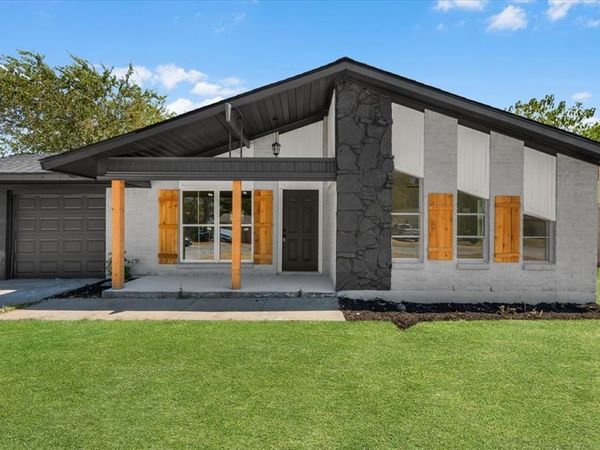 3725 Raphael Street , Fort Worth, TX 76119