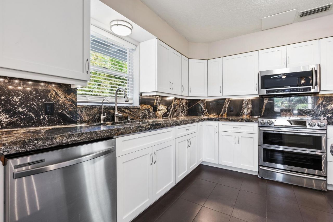 651 Avenida Del Norte, Sarasota, FL 34242 Photo