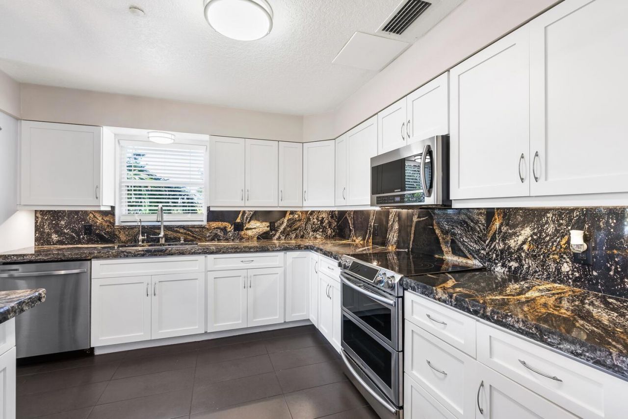 651 Avenida Del Norte, Sarasota, FL 34242 Photo
