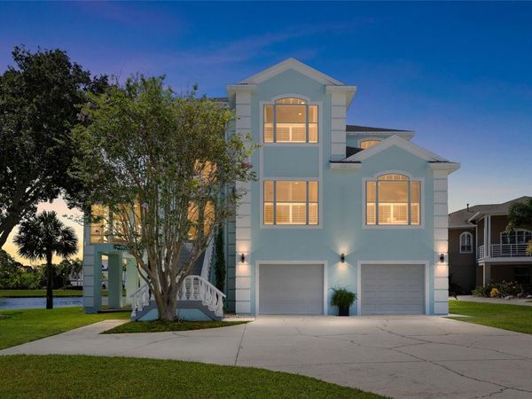 2106 PELICAN COURT , TARPON SPRINGS, FL 34689