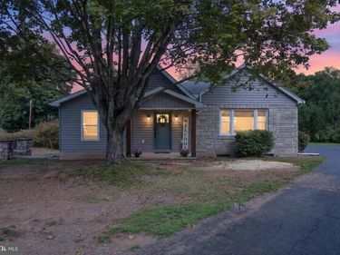 2245 ARMSTRONG VALLEY ROAD, HALIFAX, PA 17032