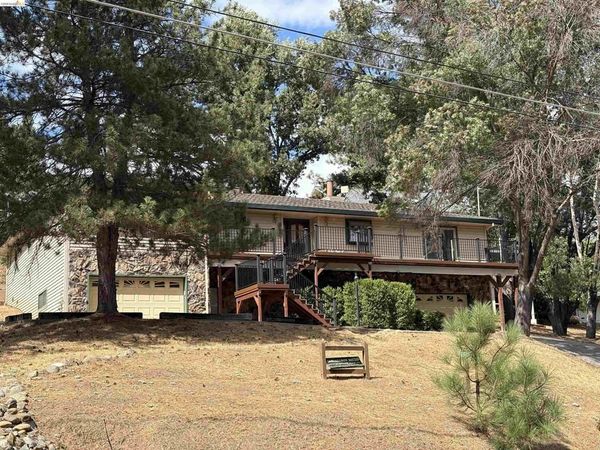 20059 Pleasant View Dr, Groveland, CA 95321