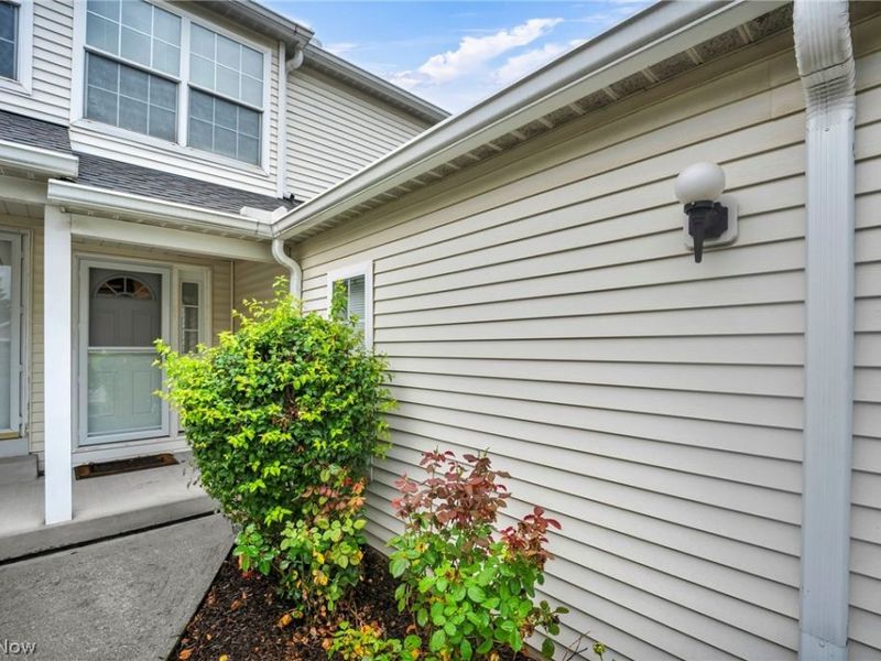 4226 River Ridge Drive , Cleveland, OH 44109 Photo 4