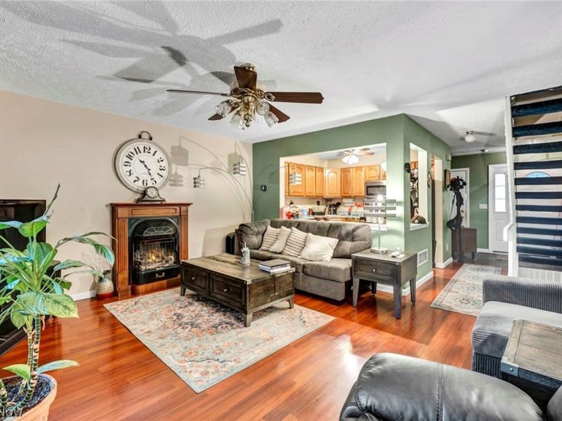 4226 River Ridge Drive , Cleveland, OH 44109 Photo 7