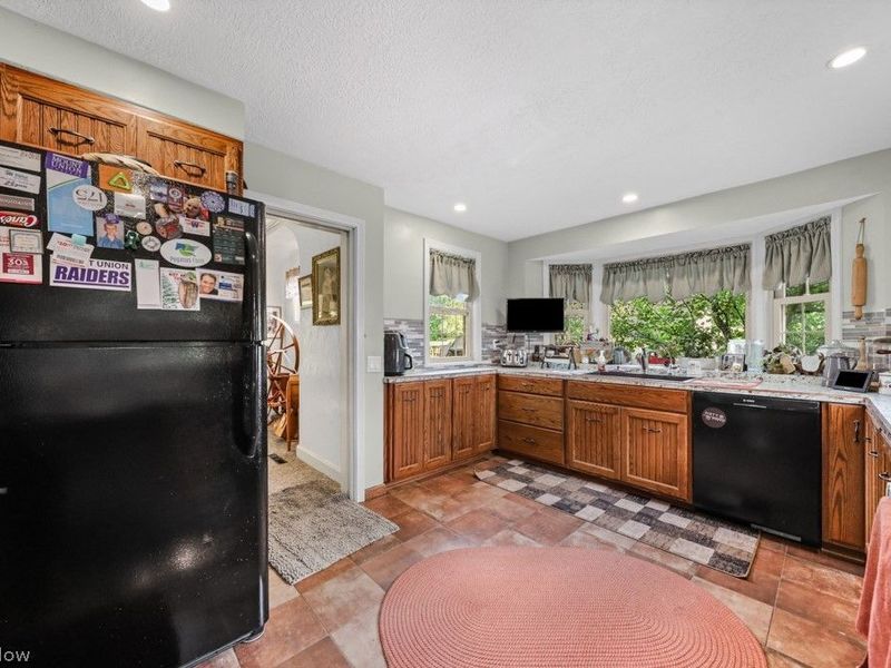 2740 Ridgewood Avenue, Alliance, OH 44601 Photo 11