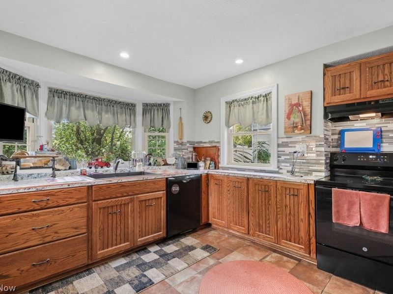 2740 Ridgewood Avenue, Alliance, OH 44601 Photo 9