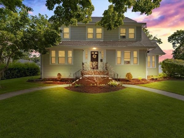 53 Ashland St, Taunton, MA 02780