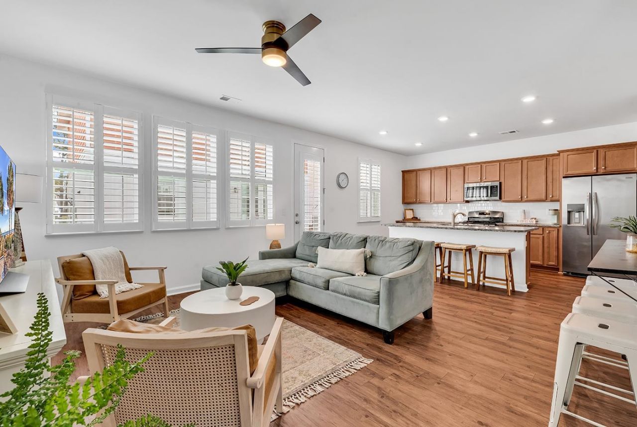 4736 Seclusion Ln. Photo 8