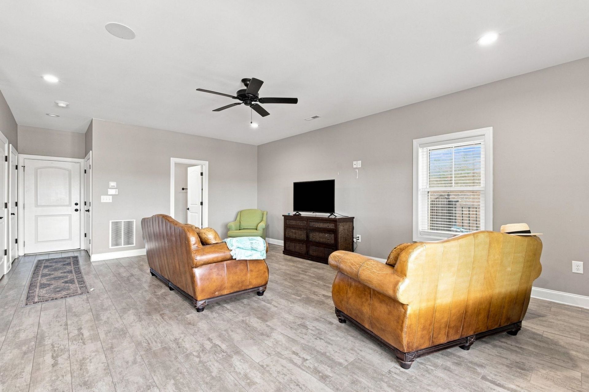 369 Saint Julian Ln. Photo 28