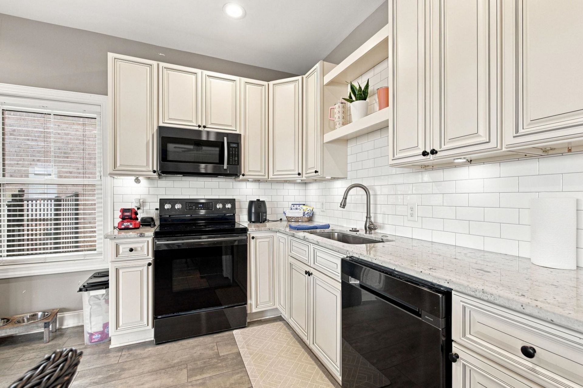 369 Saint Julian Ln. Photo 30