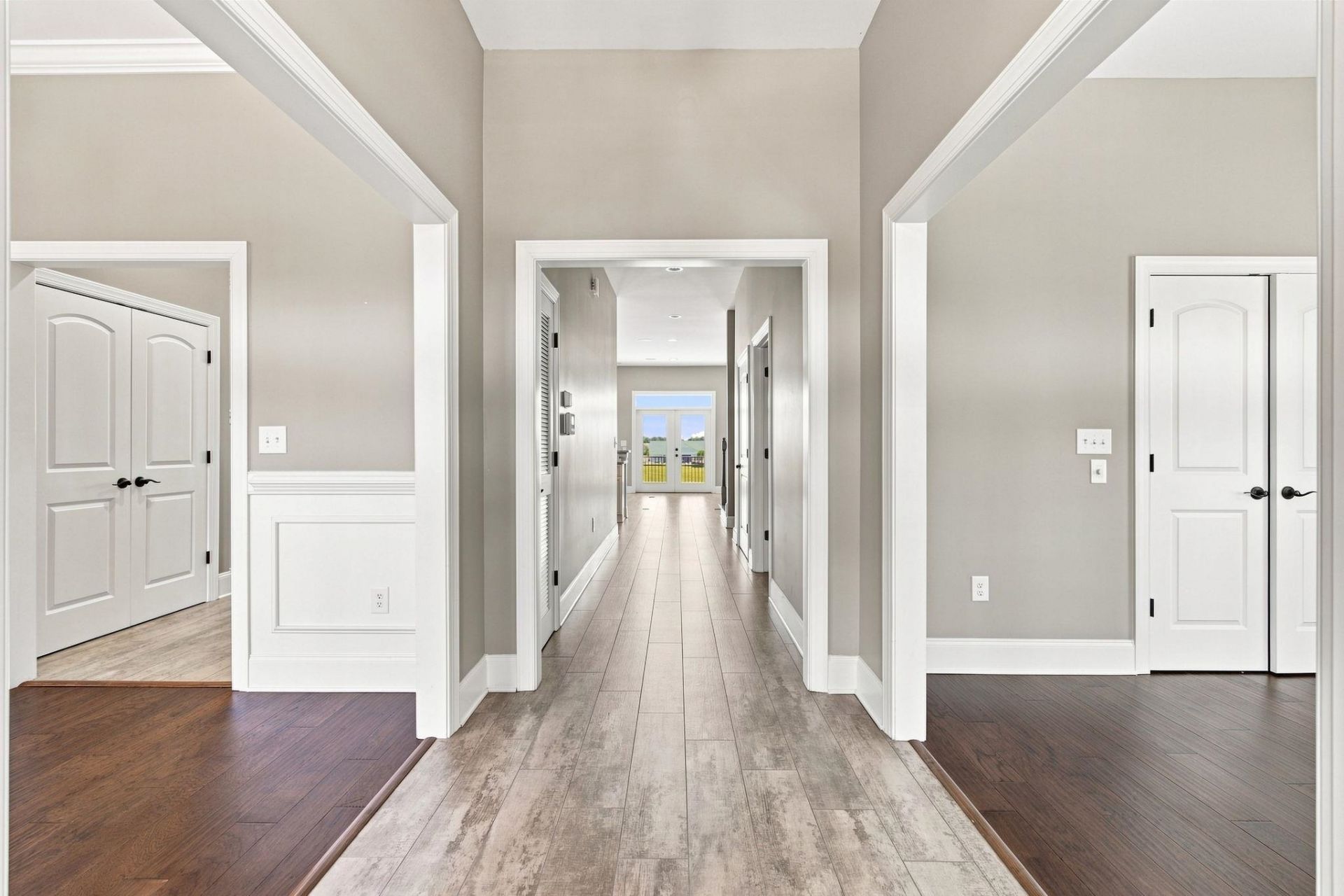 369 Saint Julian Ln. Photo 6