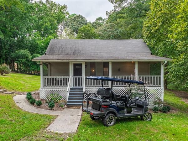 4481 Mclain Circle , Acworth, GA 30101