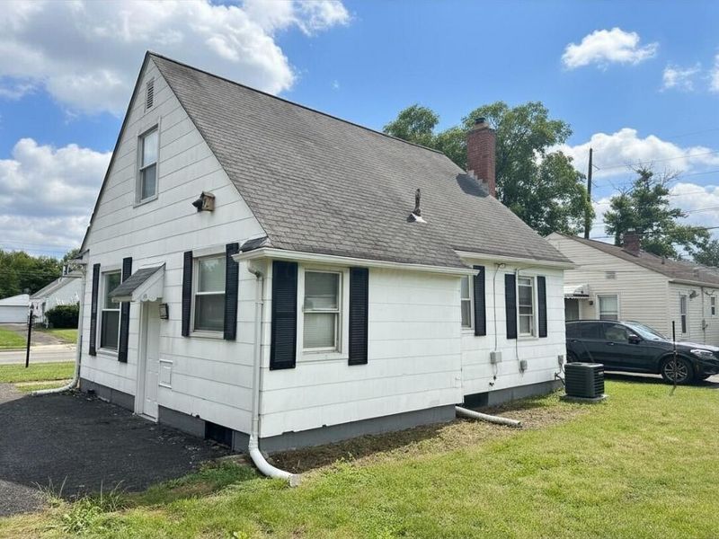 2246 W Mound Street, Columbus, OH 43223 Photo 2