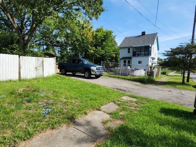 12903 Oakfield Avenue, Cleveland, OH 44105 Photo 32