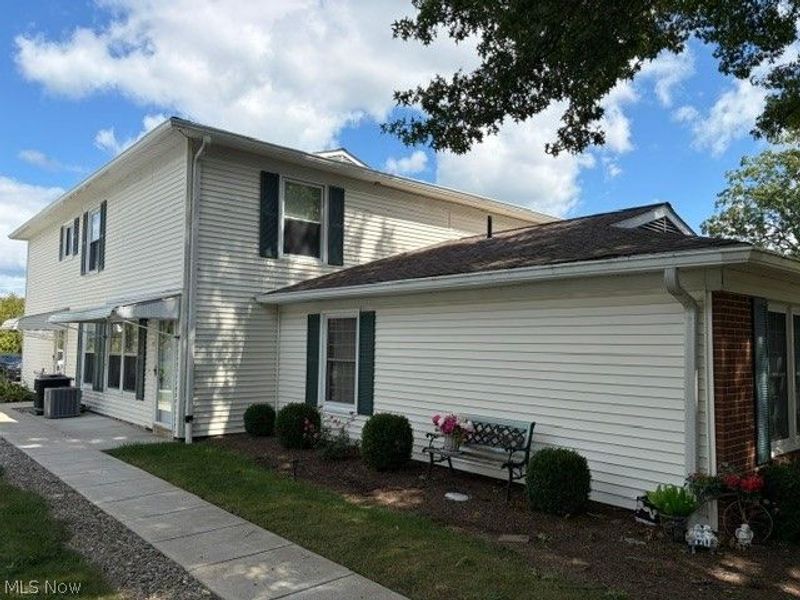1286 Pembrooke Drive, Unit C, Salem, OH 44460 Photo 2