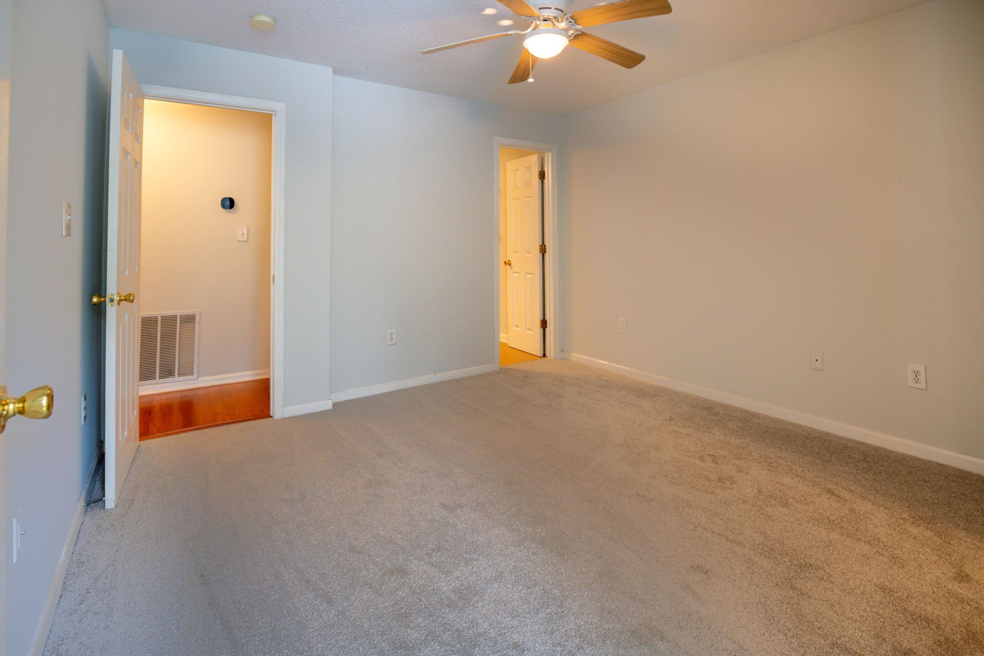 188 Midland Photo 11