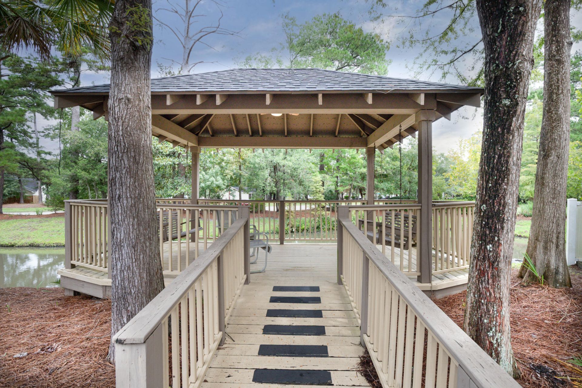 188 Midland Photo 16