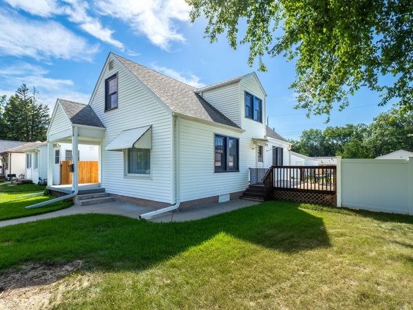 2521 33rd Street , Moline, IL 61265