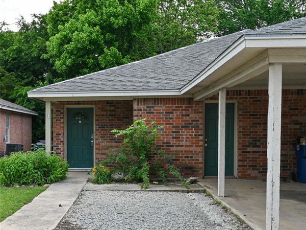 502 N Sewell Drive, Unit B, Decatur, TX 76234