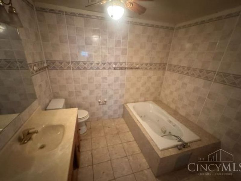 5204 Lillian Drive, Cincinnati, OH 45237 Photo 10