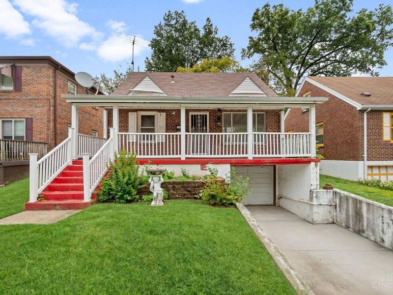5204 Lillian Drive, Cincinnati, OH 45237 Photo 2