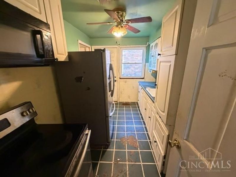 5204 Lillian Drive, Cincinnati, OH 45237 Photo 4