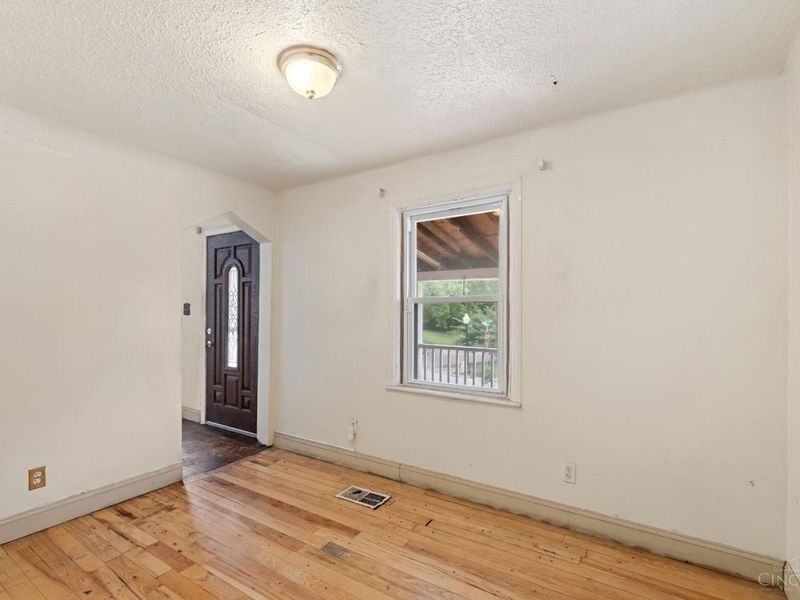 5204 Lillian Drive, Cincinnati, OH 45237 Photo 6