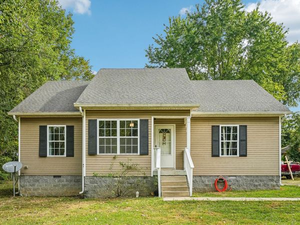 2027 Old Greenbrier Pike , Greenbrier, TN 37073