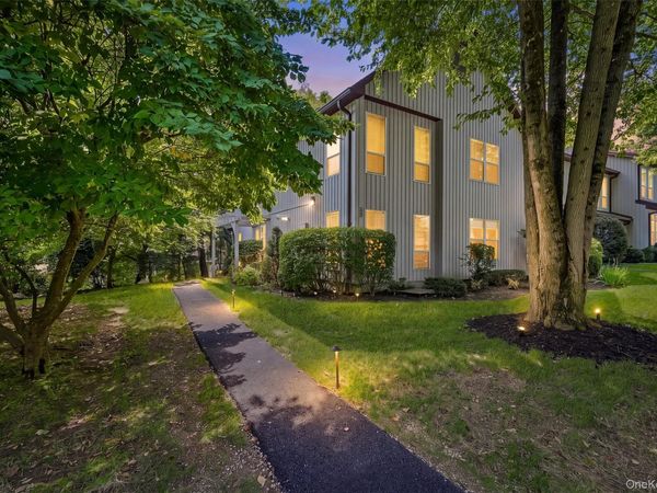 25 Villa Drive , Peekskill, NY 10566