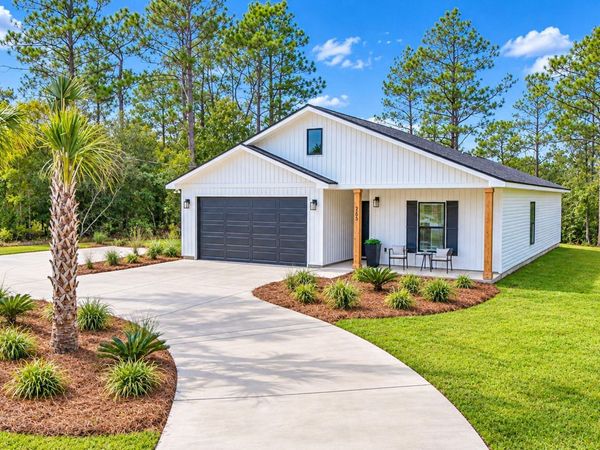 2205 Sunny Hills Boulevard, Chipley, FL 32428