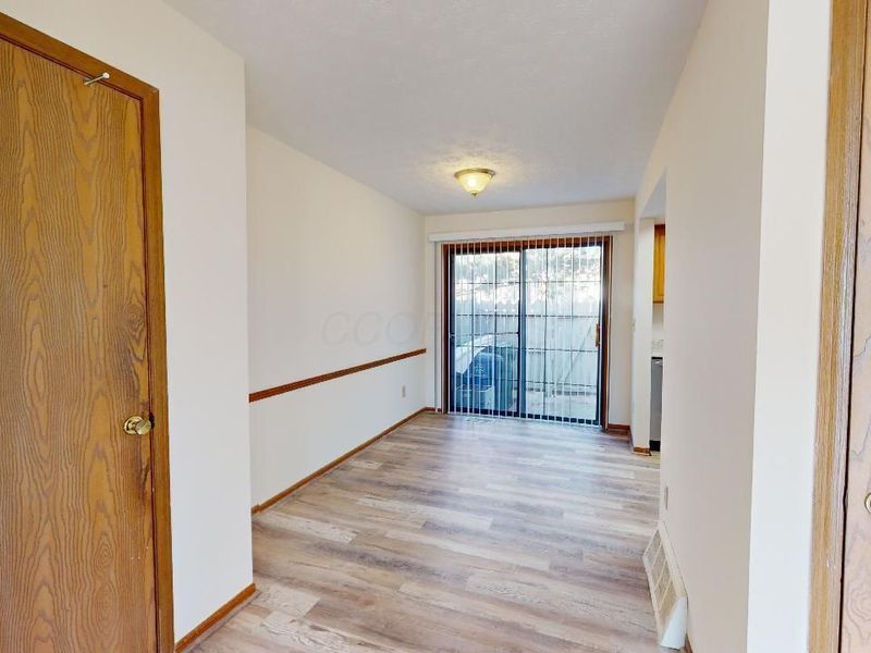 5267-5277 Brandy Oaks Lane, Columbus, OH 43220 Photo 10