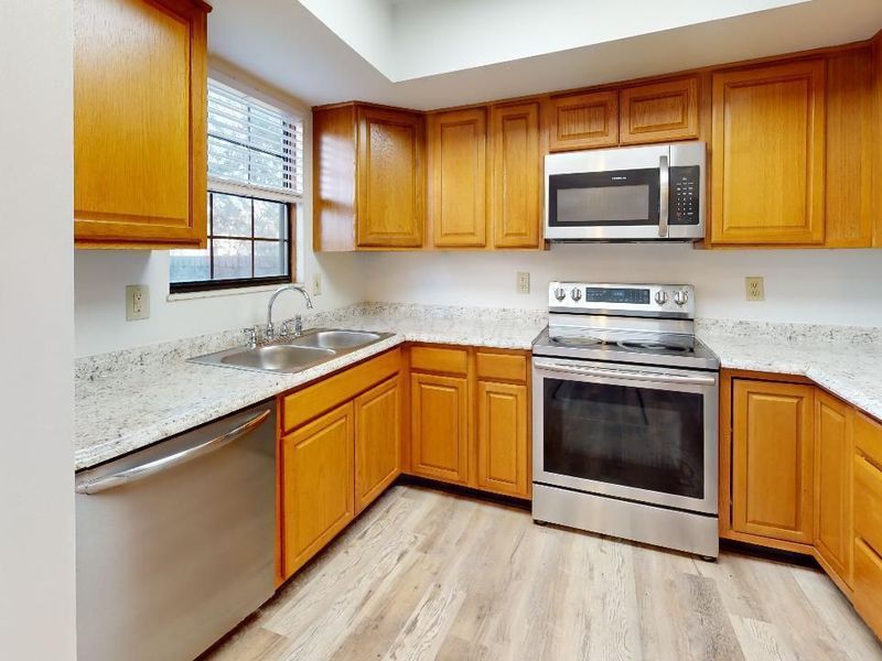 5267-5277 Brandy Oaks Lane, Columbus, OH 43220 Photo 12
