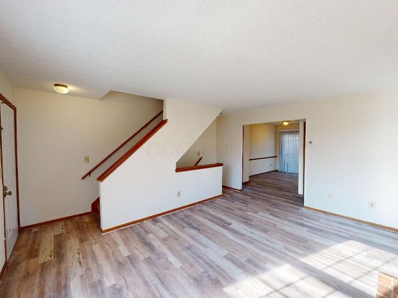 5267-5277 Brandy Oaks Lane, Columbus, OH 43220 Photo 5