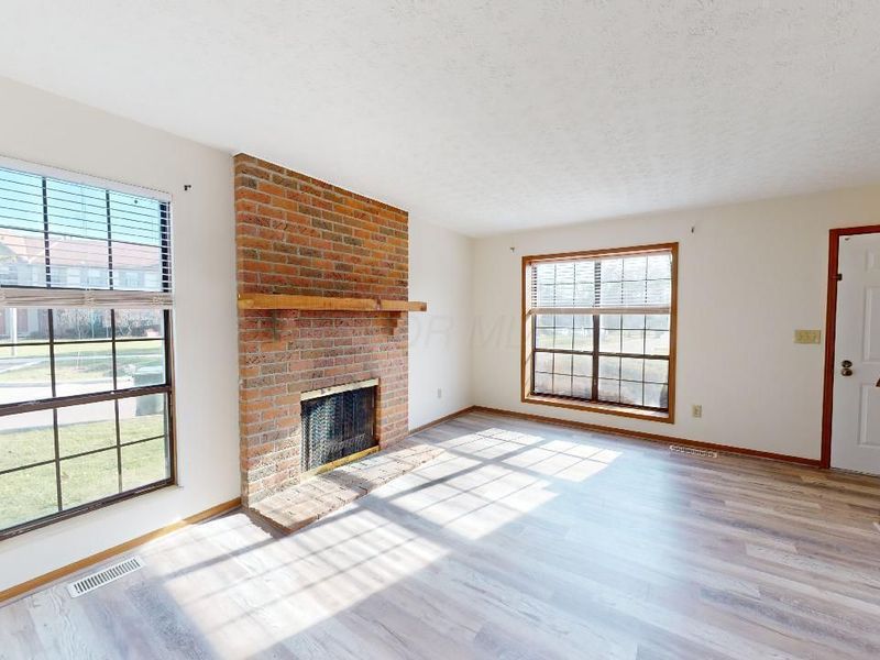 5267-5277 Brandy Oaks Lane, Columbus, OH 43220 Photo 7