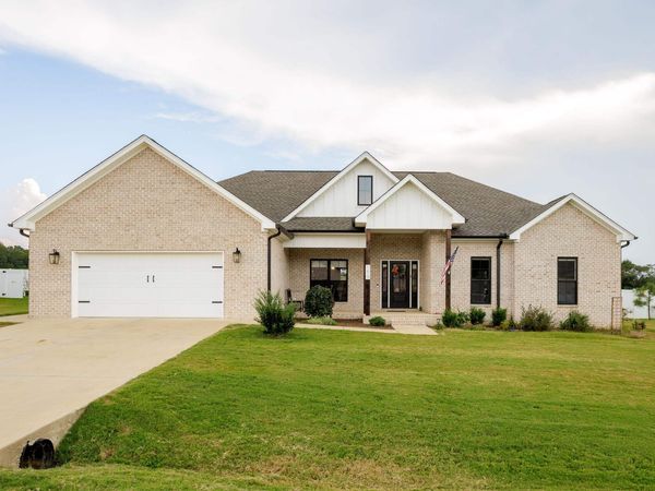 150 Spry Way, Killen, AL 35645