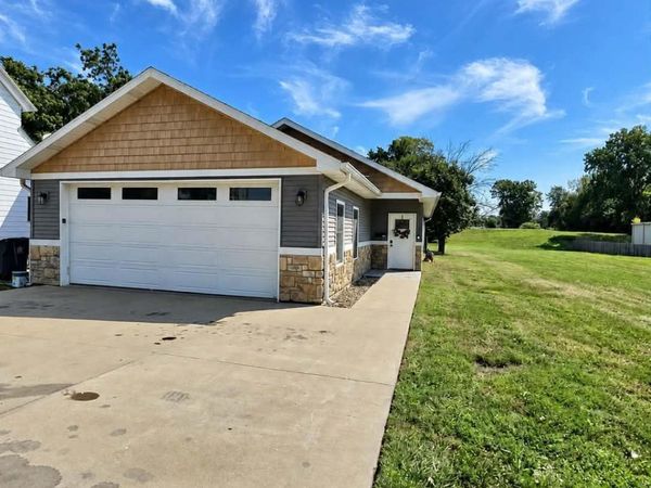 1321 S 12TH Street, Quincy, IL 62301