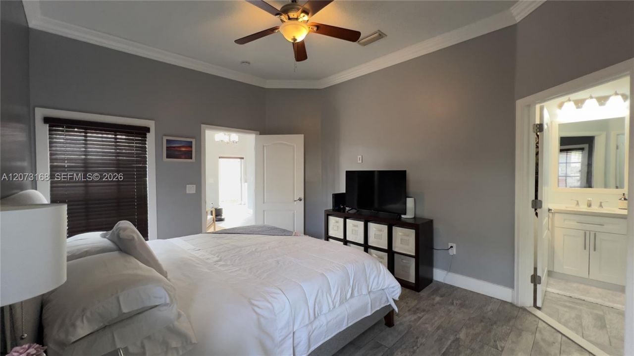 9000 SW 215th Ter, Cutler Bay, FL 33189 Photo