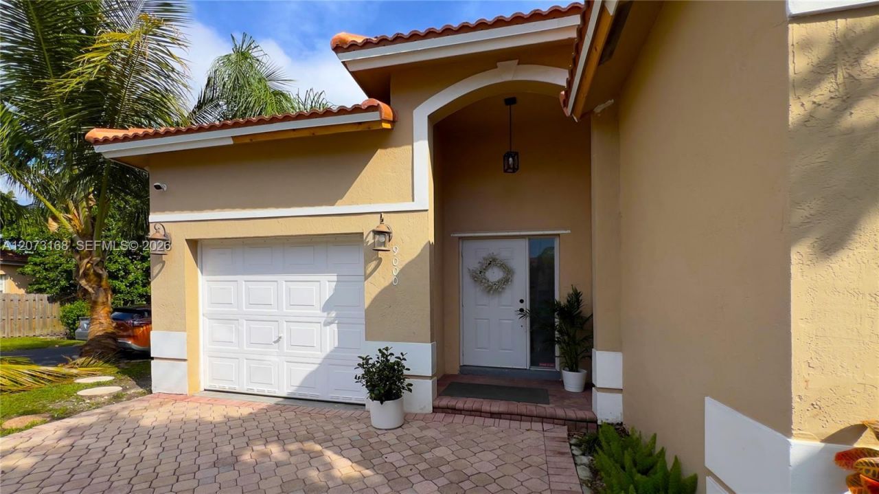 9000 SW 215th Ter, Cutler Bay, FL 33189 Photo