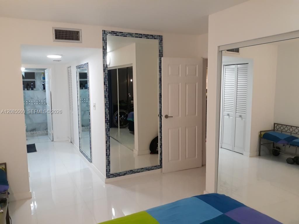 8100 Byron Ave, Unit 504, Miami Beach, FL 33141 Photo