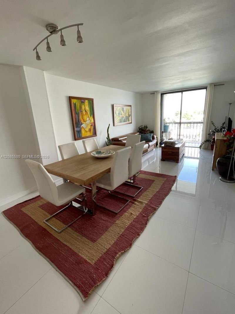 8100 Byron Ave, Unit 504, Miami Beach, FL 33141 Photo