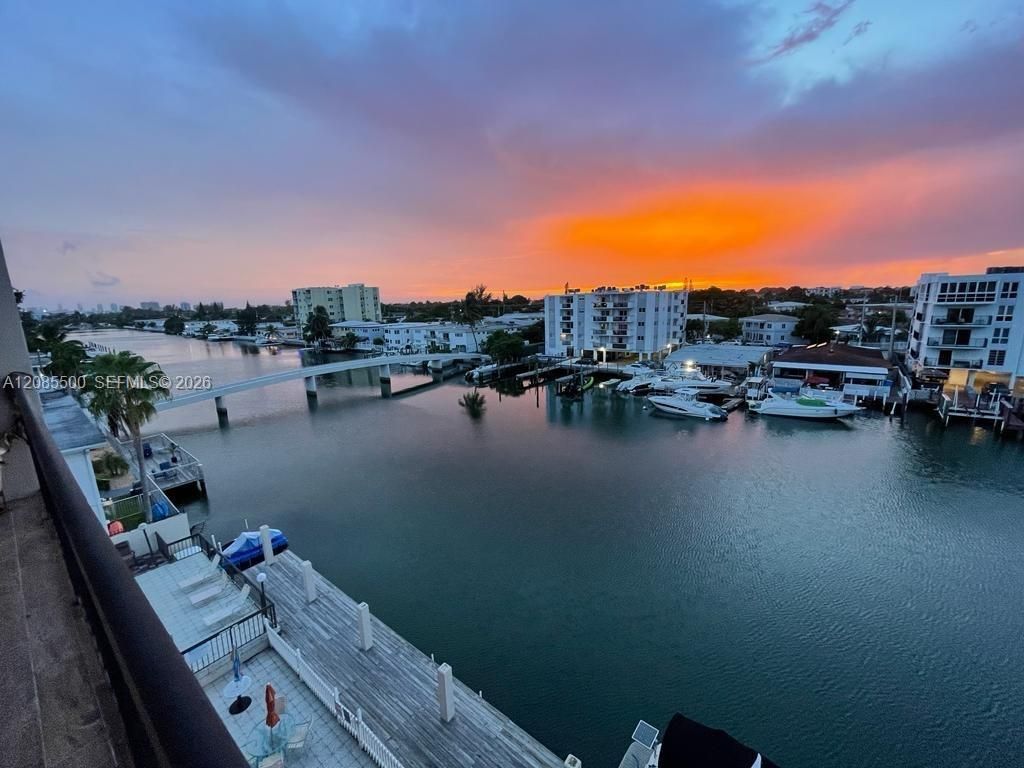 8100 Byron Ave, Unit 504, Miami Beach, FL 33141 Photo