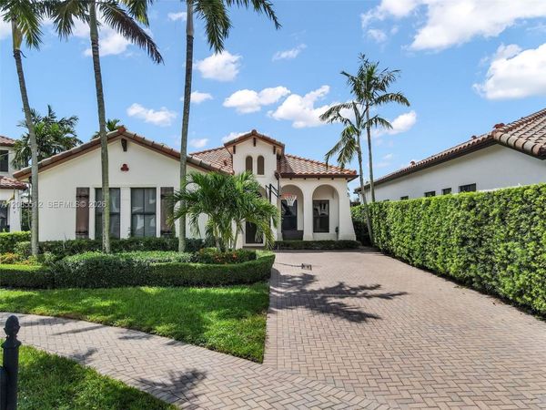 2660 NW 84th Way , Cooper City, FL 33024