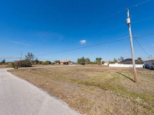 2857 NW 5th TERR, Cape Coral, FL 33993